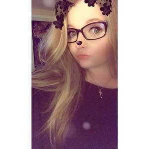 Meet your Posher, Cassandra